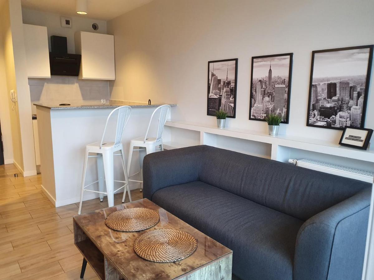Apartament Wsrod 1000Cy Swiatel - Z Parkingiem W Hali Garazowej- Duzy Balkon Z Lezakami - Piekny Widok Noca Na Panorame Tysiaclecia Katowice Buitenkant foto